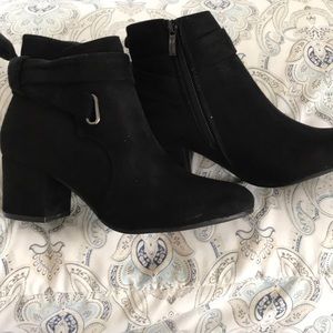 New Nature Breeze ankle boots